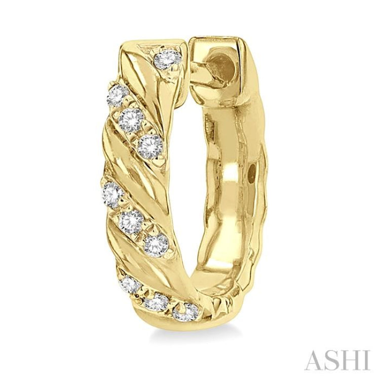1/10 Ctw Half Twirl Round Cut Diamond Huggie Petite Earrings in 10K Yellow Gold