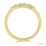 1/4 Ctw 5 Stone Round Cut Diamond Wedding Band in 14K Yellow Gold