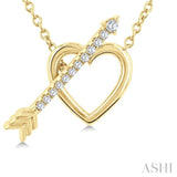 1/8 Ctw Heart Toggle Round Cut Diamond Fashion Necklace in 10K Yellow Gold