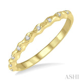 1/20 ctw Spiral Shank Round Cut Diamond Stackable Band in 14K Yellow Gold