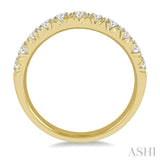 3/4 ctw 11 Stone Round Cut Diamond Wedding Band in 14K Yellow Gold