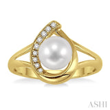 6.5MM Cultured Pearl and 1/20 ctw Round Cut Diamond Ring in 10K Yellow Gold